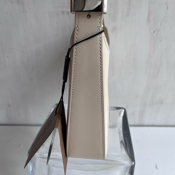 🔴SOLD🔴 BURBERRY Medium TB Monogram Leather Shoulder Bag- Warm Vanilla - Picture 10 of 15